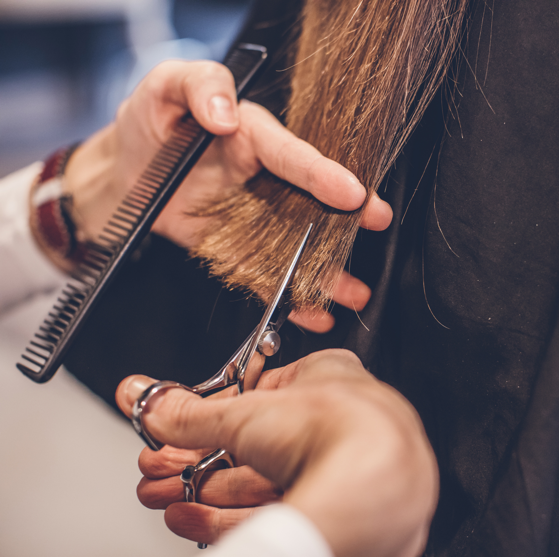 Hairdresser in action...